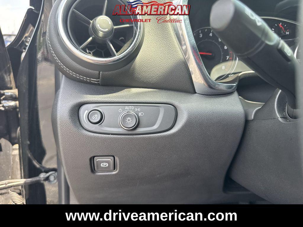 used 2025 Chevrolet Blazer car, priced at $34,989