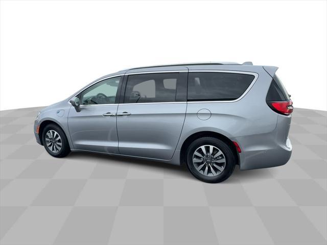 used 2021 Chrysler Pacifica Hybrid car, priced at $23,749