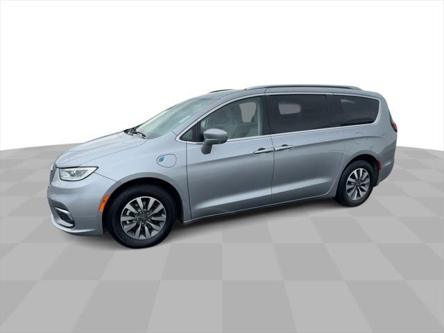 used 2021 Chrysler Pacifica Hybrid car, priced at $23,749