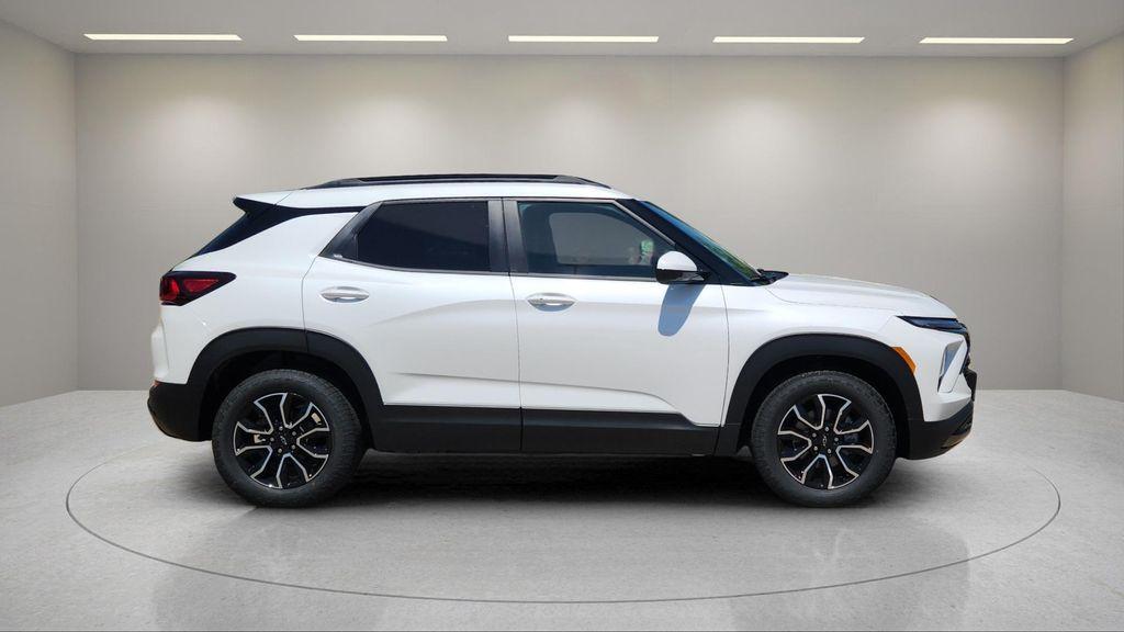 new 2026 Chevrolet TrailBlazer car, priced at $30,000