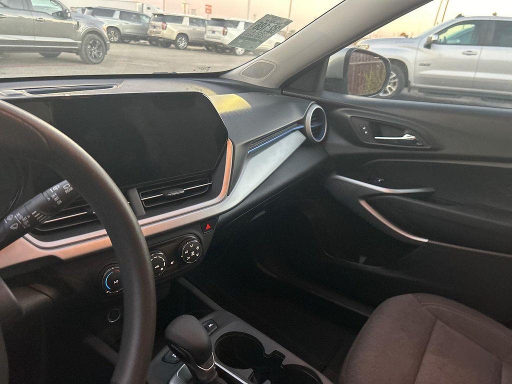 used 2024 Chevrolet Trax car, priced at $19,008