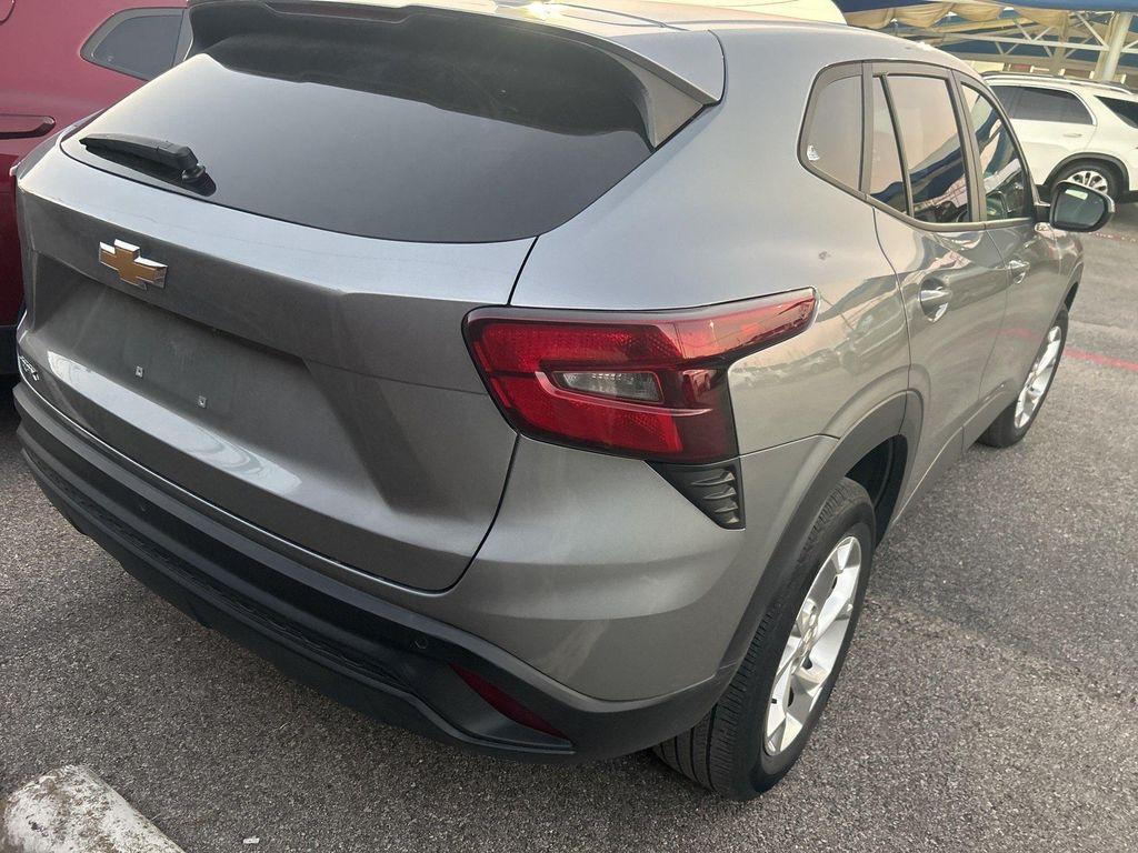 used 2024 Chevrolet Trax car, priced at $19,008