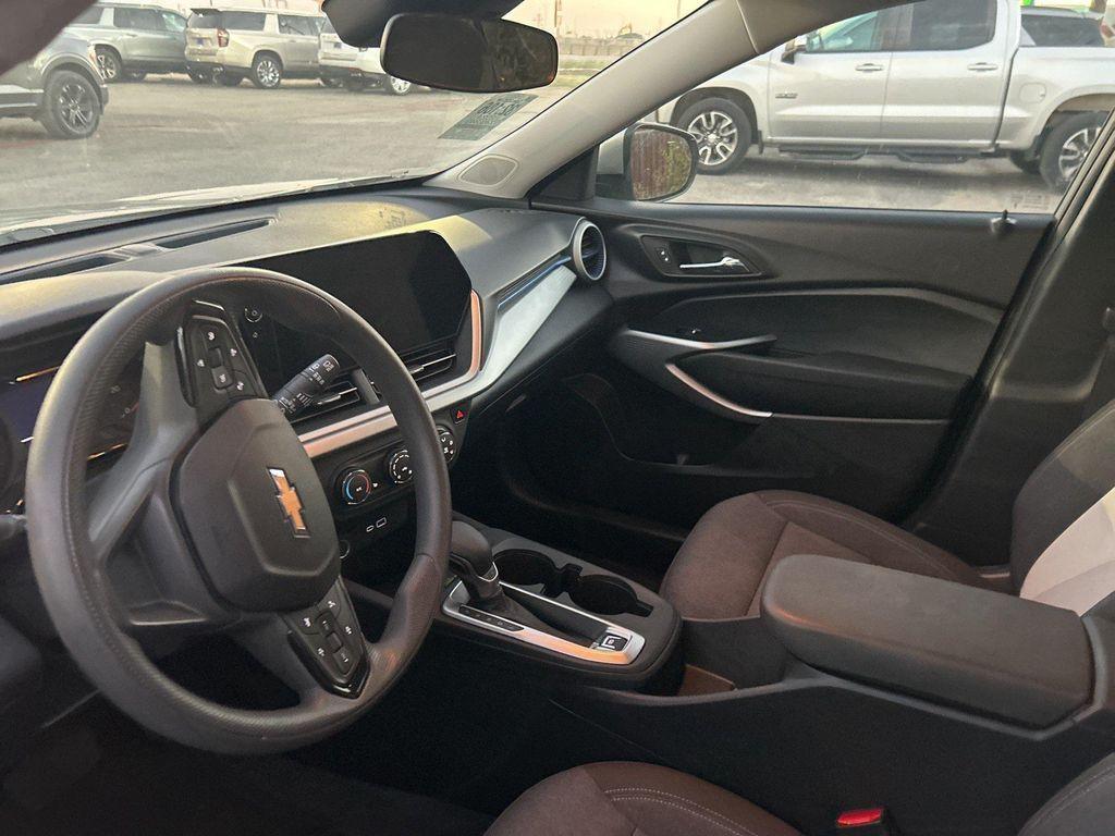 used 2024 Chevrolet Trax car, priced at $19,008