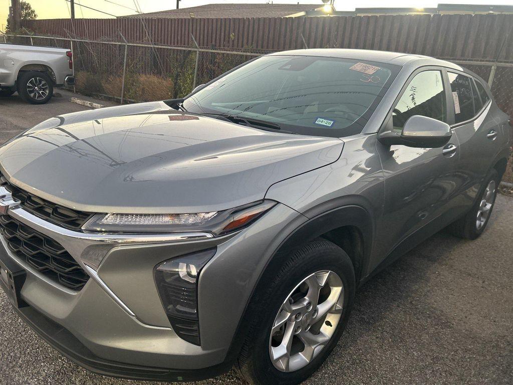 used 2024 Chevrolet Trax car, priced at $19,008