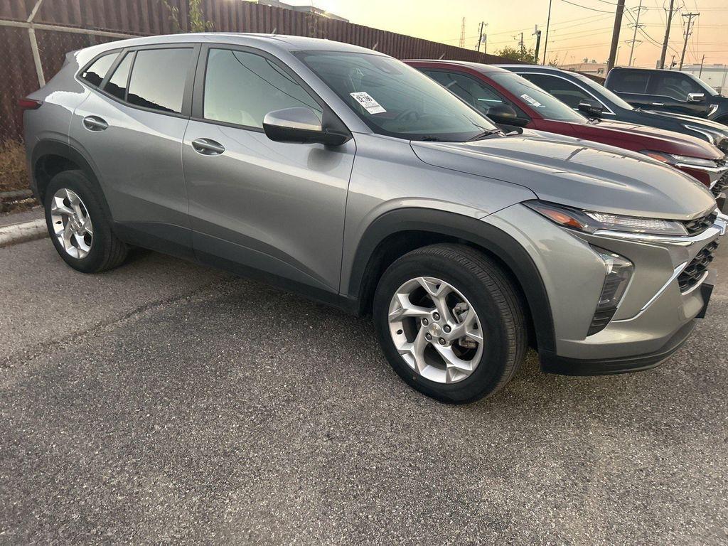 used 2024 Chevrolet Trax car, priced at $19,008