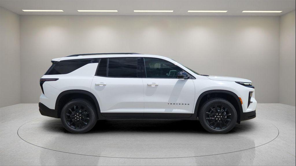 new 2025 Chevrolet Traverse car, priced at $41,500