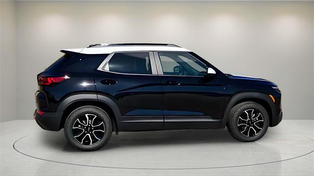 new 2025 Chevrolet TrailBlazer car, priced at $28,000