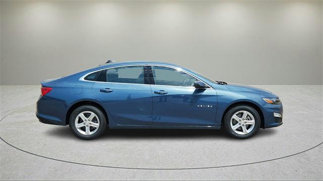 new 2025 Chevrolet Malibu car, priced at $23,000