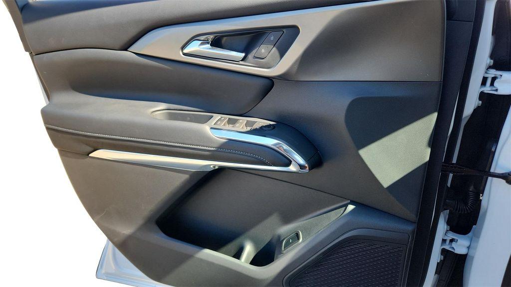 new 2026 Chevrolet Traverse car, priced at $43,500