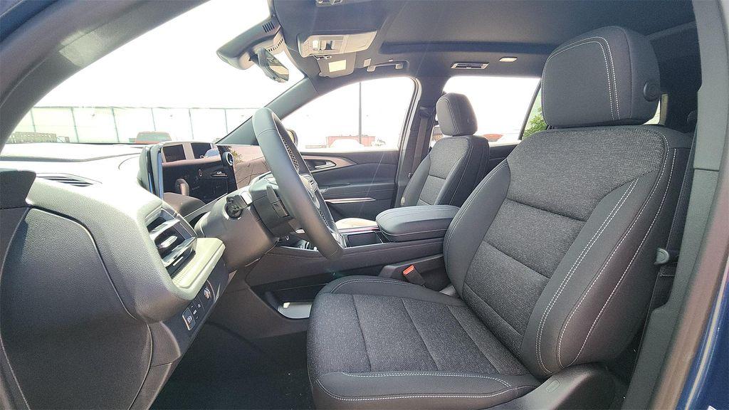 new 2026 Chevrolet Traverse car, priced at $44,500