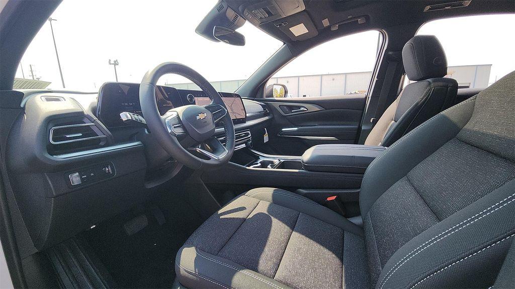 new 2026 Chevrolet Traverse car, priced at $43,000