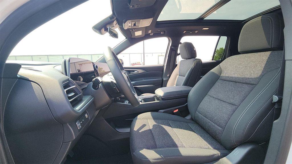 new 2026 Chevrolet Traverse car, priced at $43,000