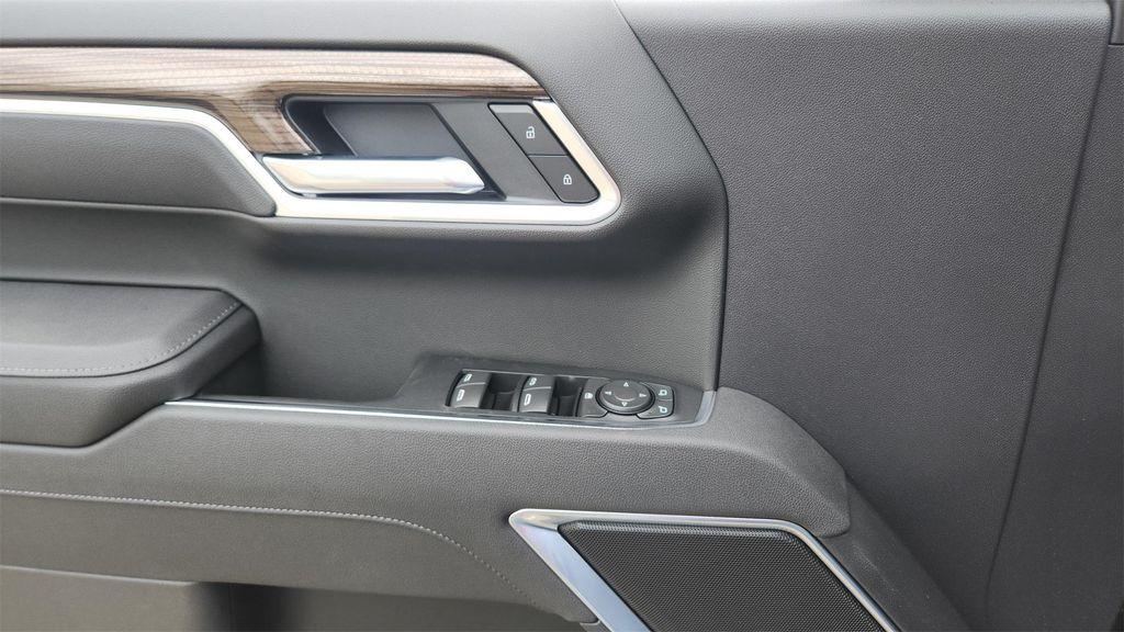 new 2025 Chevrolet Silverado 1500 car, priced at $42,000