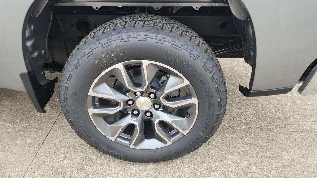 new 2025 Chevrolet Silverado 1500 car, priced at $42,000