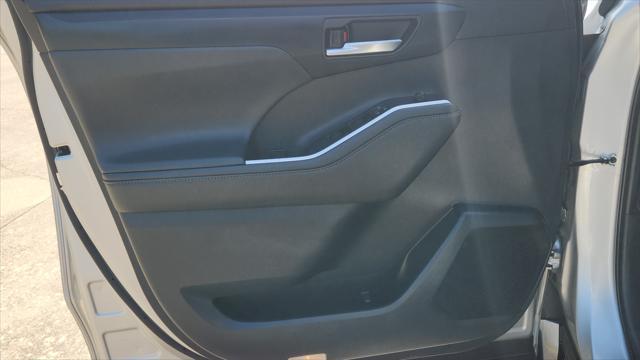 used 2022 Toyota Highlander car, priced at $30,000