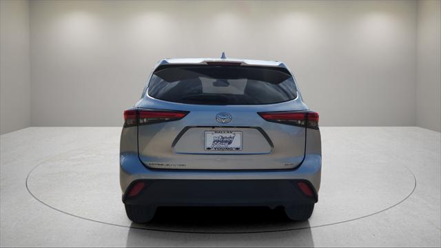 used 2022 Toyota Highlander car, priced at $30,000