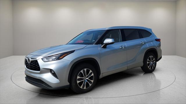 used 2022 Toyota Highlander car, priced at $30,000