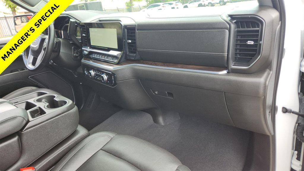 used 2024 GMC Sierra 1500 car, priced at $35,500