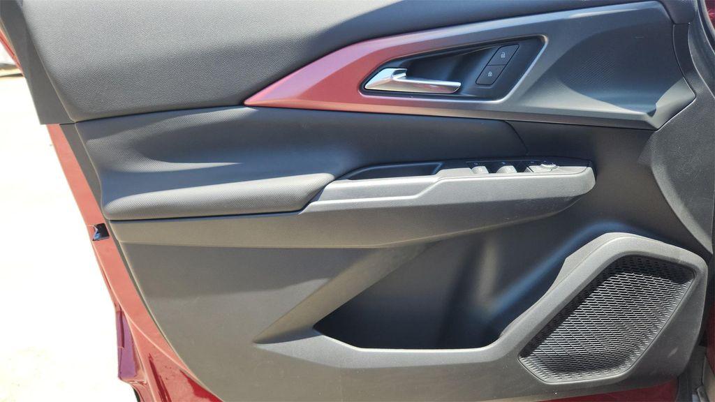 new 2025 Chevrolet Equinox EV car, priced at $33,500