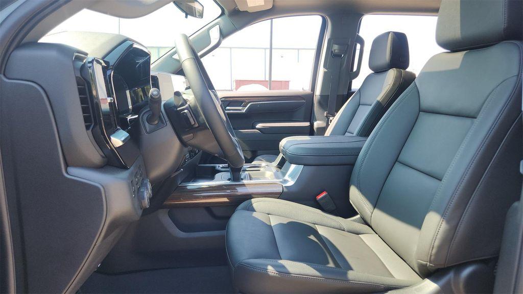new 2025 Chevrolet Silverado 1500 car, priced at $61,500