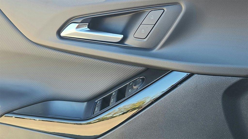 new 2026 Chevrolet Equinox car, priced at $29,985