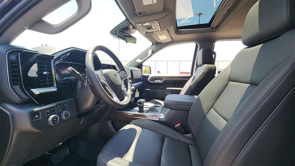 new 2025 Chevrolet Silverado 1500 car, priced at $62,000