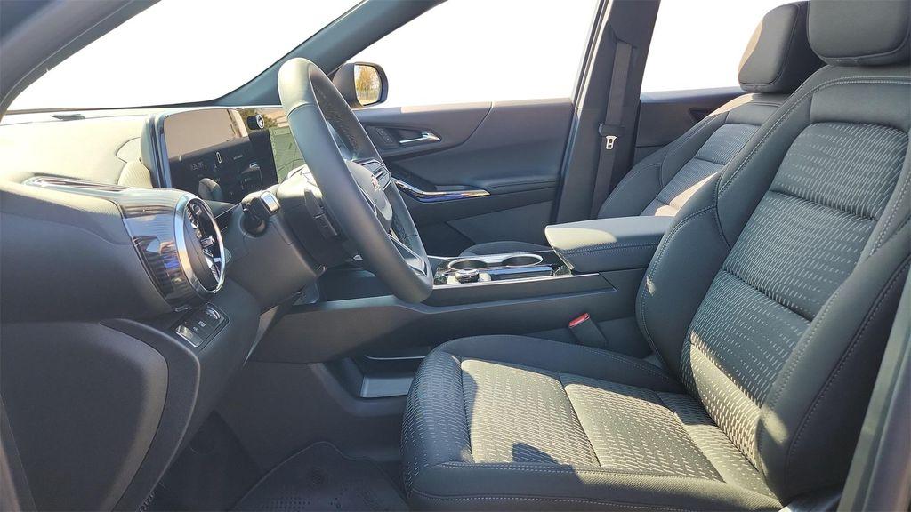 new 2026 Chevrolet Equinox car, priced at $28,000