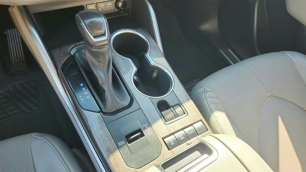 used 2022 Toyota Highlander Hybrid car, priced at $40,500