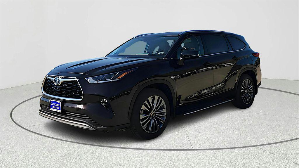 used 2022 Toyota Highlander Hybrid car, priced at $40,500