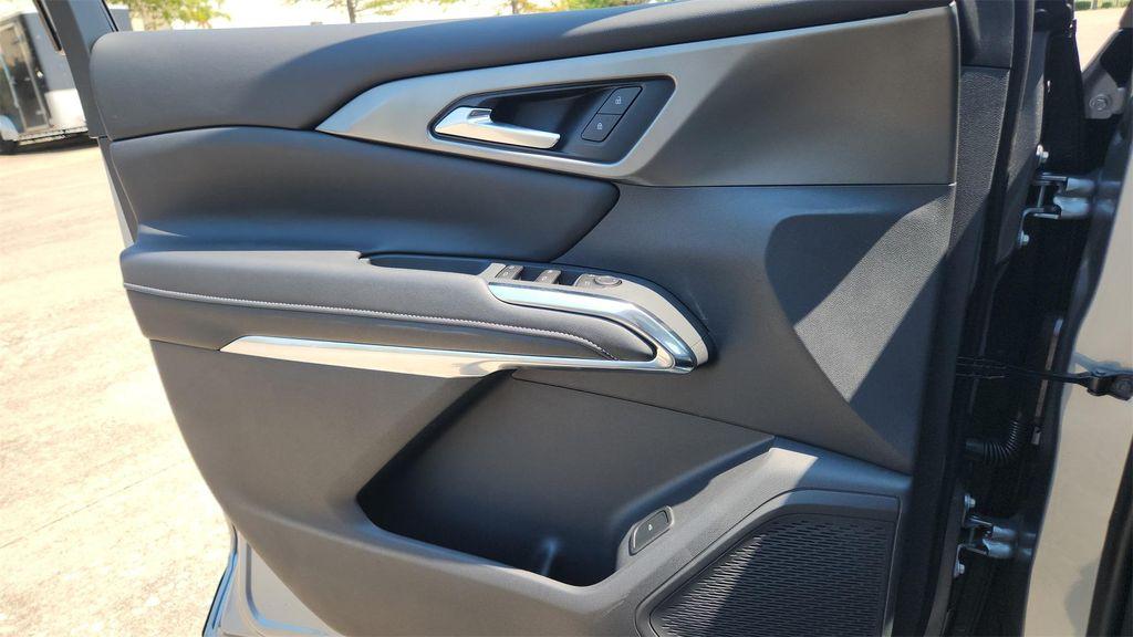 new 2026 Chevrolet Traverse car, priced at $43,000