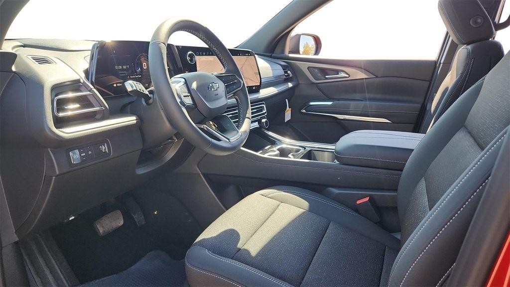 new 2026 Chevrolet Traverse car, priced at $43,500