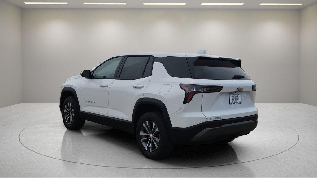 new 2026 Chevrolet Equinox car, priced at $28,500