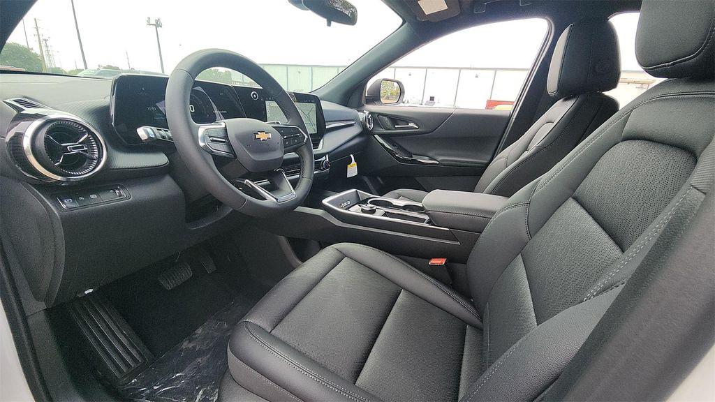 new 2026 Chevrolet Equinox car, priced at $28,500