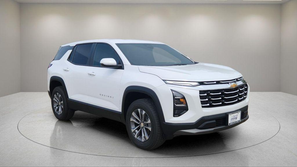 new 2026 Chevrolet Equinox car, priced at $28,500