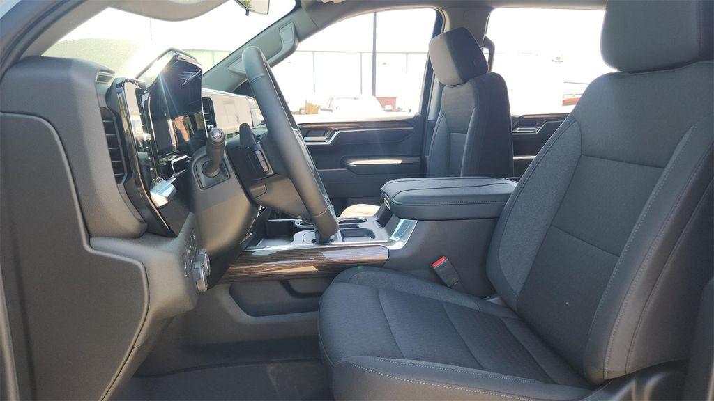new 2026 Chevrolet Silverado 1500 car, priced at $61,000