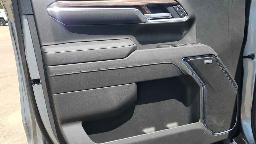 new 2026 Chevrolet Silverado 1500 car, priced at $61,000