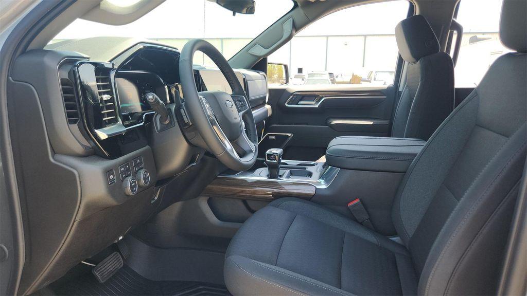 new 2026 Chevrolet Silverado 1500 car, priced at $61,000