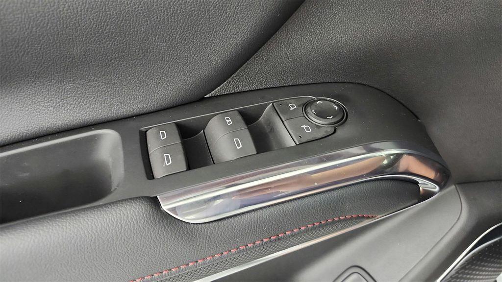 new 2026 Chevrolet Traverse car, priced at $52,453