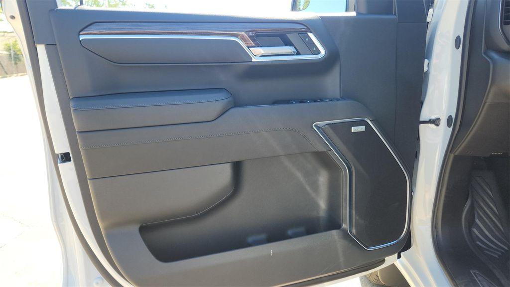 new 2026 Chevrolet Silverado 1500 car, priced at $61,000
