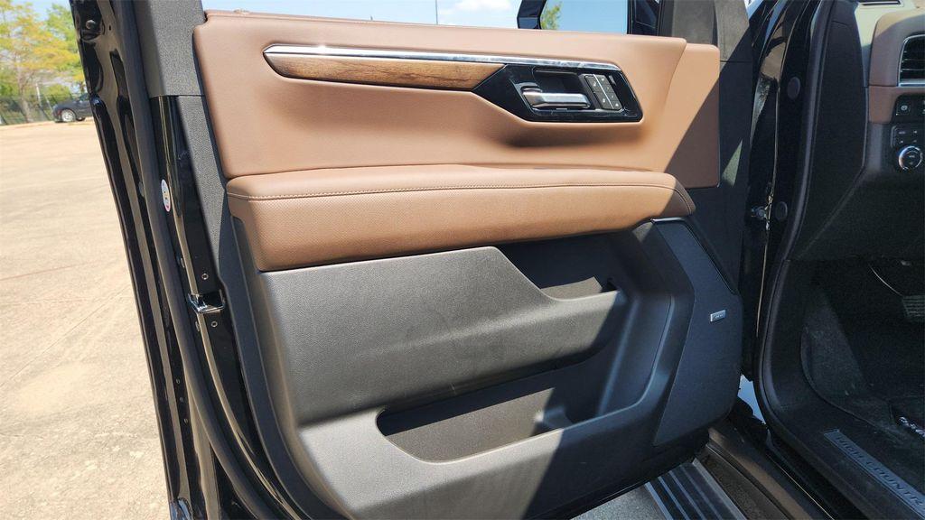 new 2025 Chevrolet Suburban car, priced at $84,000