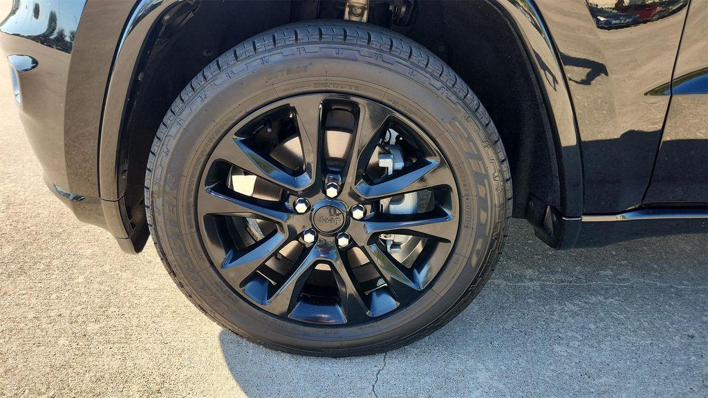 used 2021 Jeep Grand Cherokee car, priced at $18,500