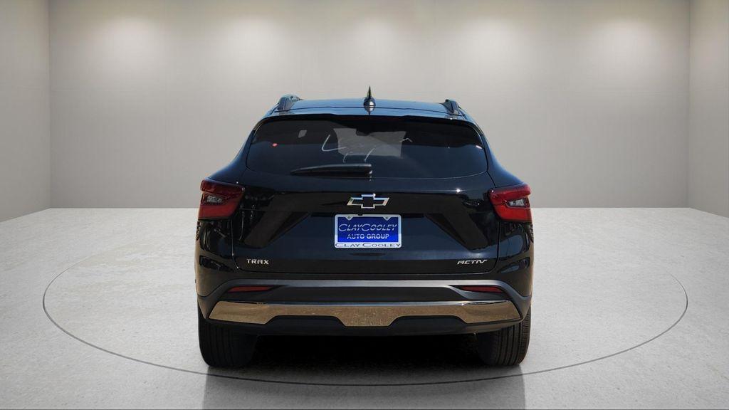 new 2025 Chevrolet Trax car, priced at $25,500
