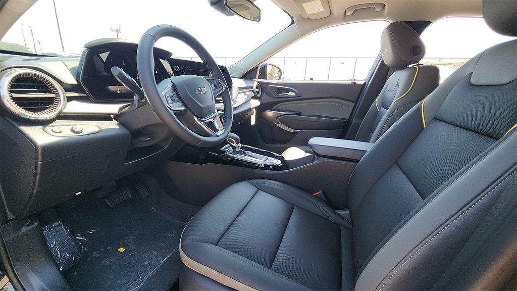 new 2025 Chevrolet Trax car, priced at $25,500