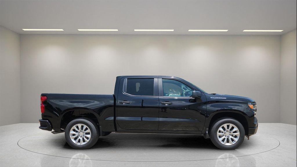 new 2025 Chevrolet Silverado 1500 car, priced at $38,000
