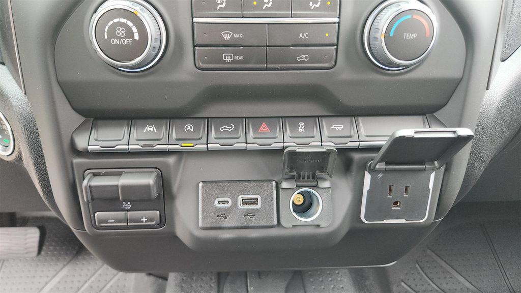 new 2025 Chevrolet Silverado 1500 car, priced at $37,000