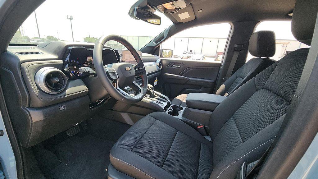 new 2025 Chevrolet Colorado car, priced at $33,000