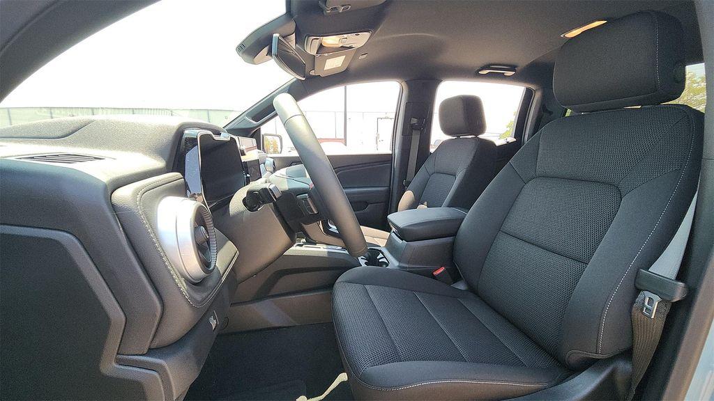 new 2025 Chevrolet Colorado car, priced at $33,000