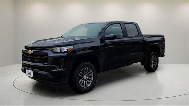 new 2024 Chevrolet Colorado car, priced at $33,000