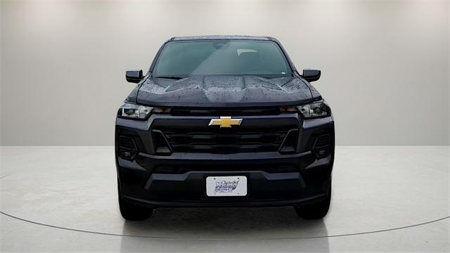 new 2024 Chevrolet Colorado car, priced at $33,000