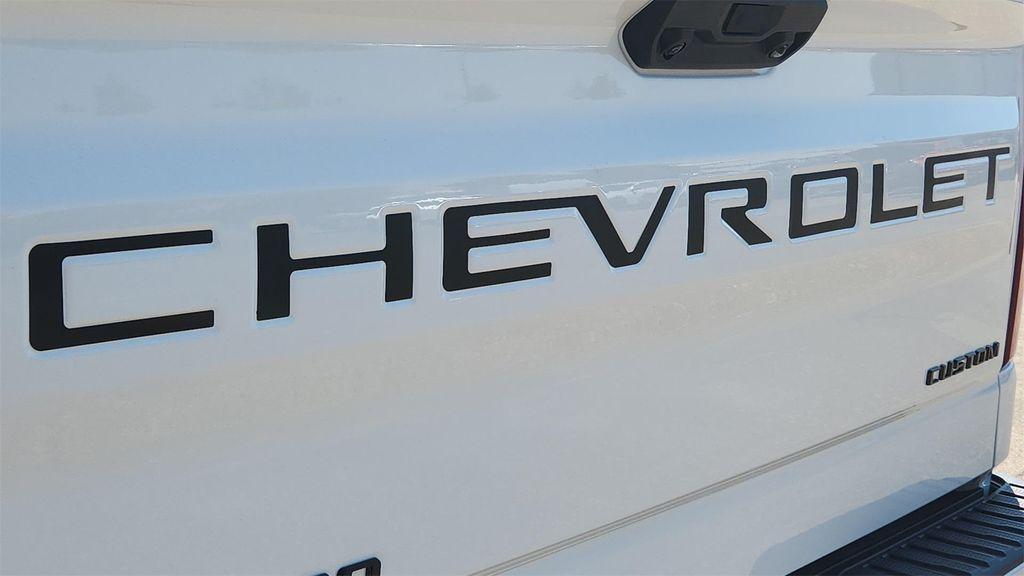 new 2026 Chevrolet Silverado 1500 car, priced at $42,250
